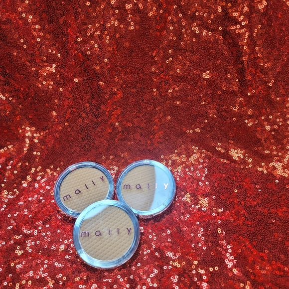 Powder Foundation - Picture 5 of 5